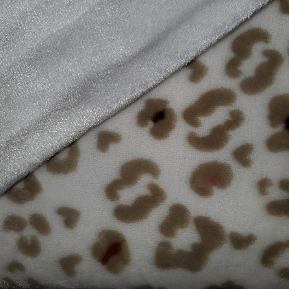 Isaac Mizrahi Animal Print Fleece Blanket